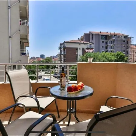 Konukevi Kosta Budva